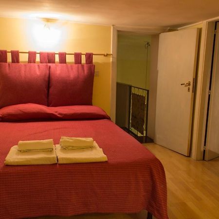 Dimora Dei Giganti Apartment Наполи Екстериор снимка