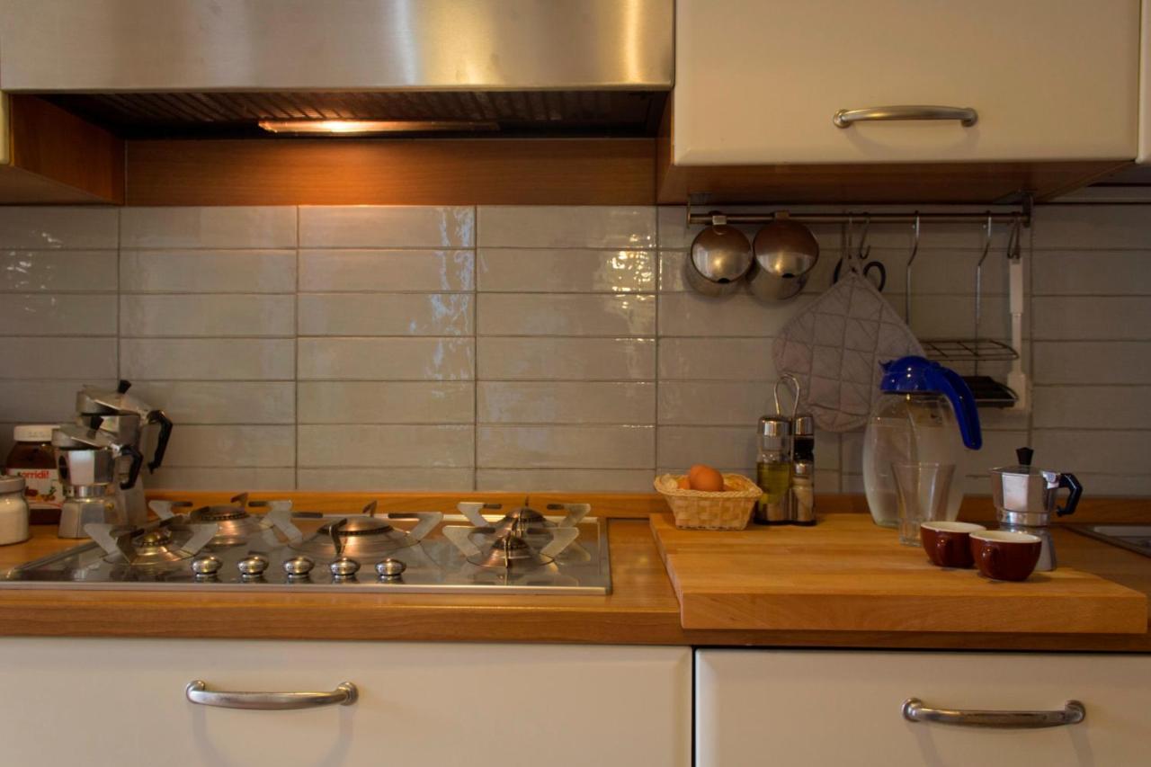 Dimora Dei Giganti Apartment Наполи Екстериор снимка